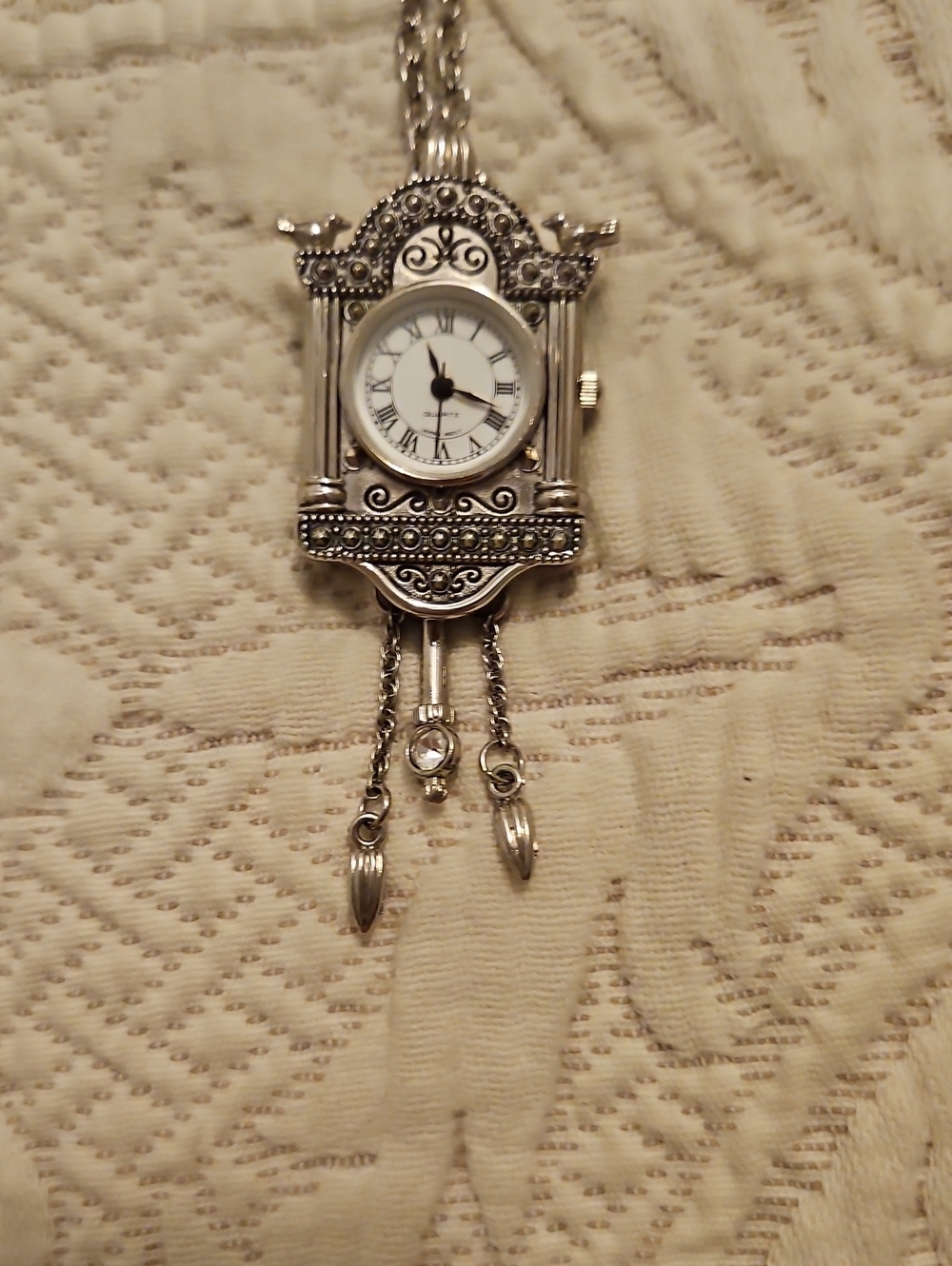 Vintage Avon Clock/Pin Pendant